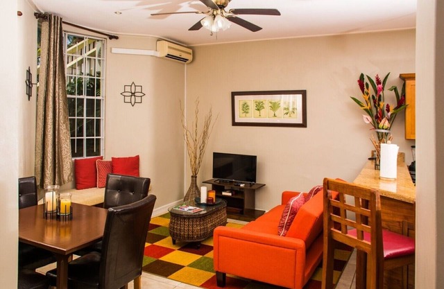 Simply Heavenly!Self Catered Apartments With Huge Pool - One-Bedroom Apartment