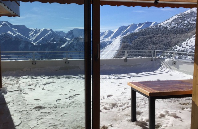 Ski in out, old Alpe, panoramic, quiet, 3bed, 2bath, garage