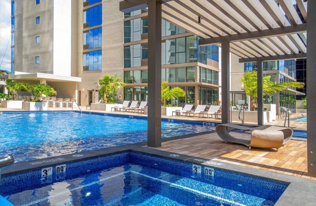 Sky Ala Moana 2307: 1 BR, 1 BA Condominium in Honolulu, Sleeps 4