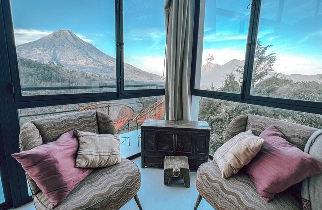 Sky Dancer Villa Luxury Penthouse: Treetop Volcano View