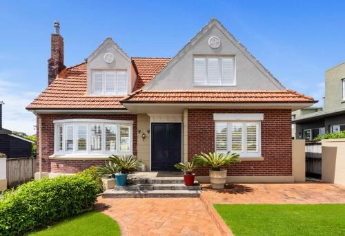 Sky Stars Elegant Home with Seaview