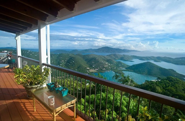 Skyflower~ Great Reviews, World Famous Amazing 50 mile views, private, hot tub!