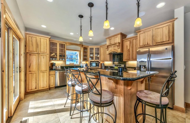 Snow Mtn Lodge 4BR/2.5BA Luxury Home