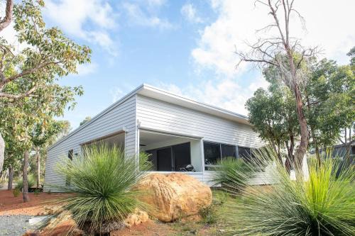 Solara Escape - A laid-back and luxurious beach bungalow
