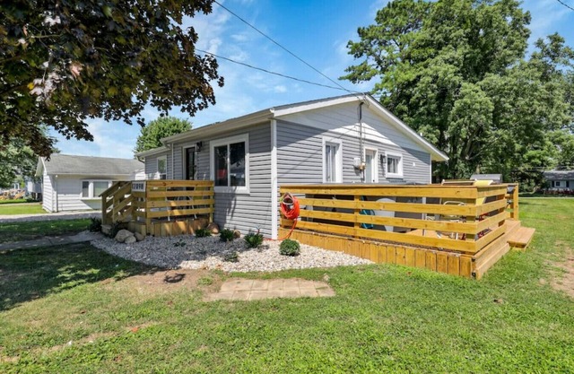 Sows on Sixth: Walking Distance to Buckeye lake Marina