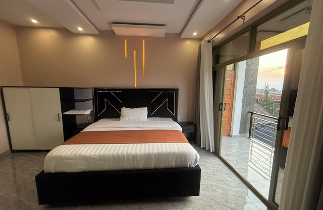 Spacious 3BDR Flat in Vibrant Kigali City/Free Parking + WiFi/Nice Mountain View