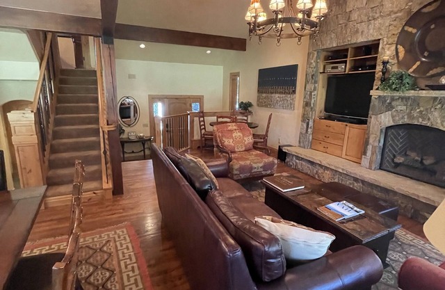 Spacious 4 bedroom Golf Course Home w/Hot Tub by Gorecreek Rentals
