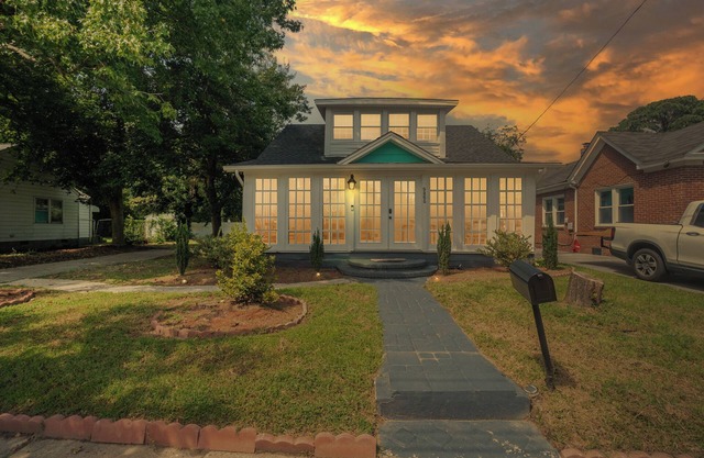 Spacious 5-bedroom bungalow in charming Norfolk with AC, WiFi