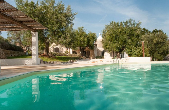 Spacious & bright trulli w/private pool, nicely decorated - AC in all rooms