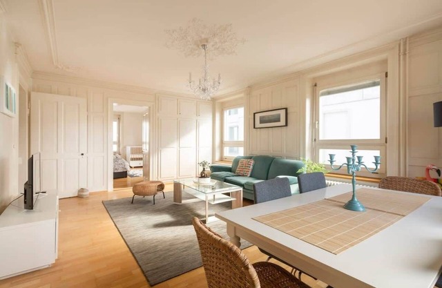 Spacious & Central 3-BR Apt - A RARE GEM! Turquoise