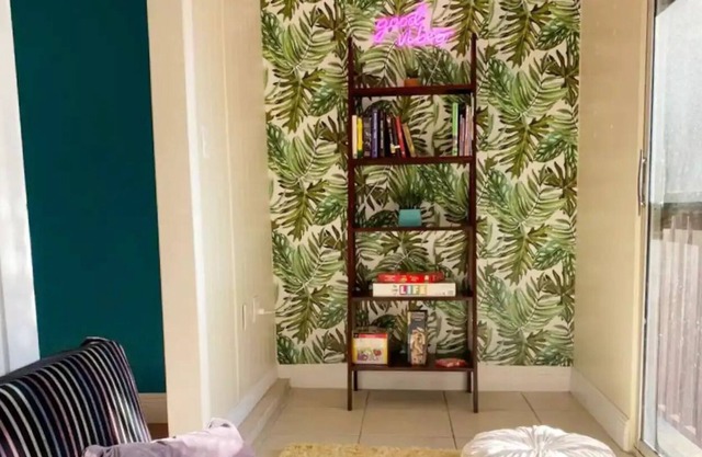 Spacious Condo near Stadium, Zoo & Downtown Tampa