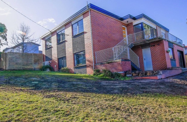 Spacious, Cozy + Perfect for Families & Groups