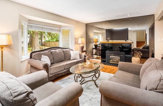 Spacious Delta Oasis Sleeps 14