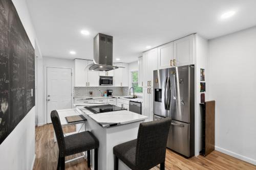 Spacious Getaway Near DC & Potomac River home