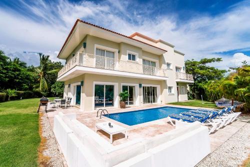 Special offer! Villa Bueno with private pool&beach
