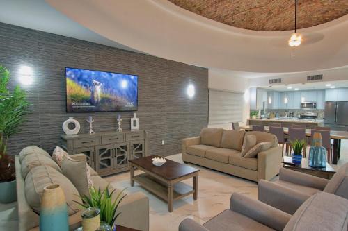 Spectacular Beachfront 5 bedroom Home V13 Playa Azul Resort