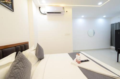 Sri Laveeza Hotels