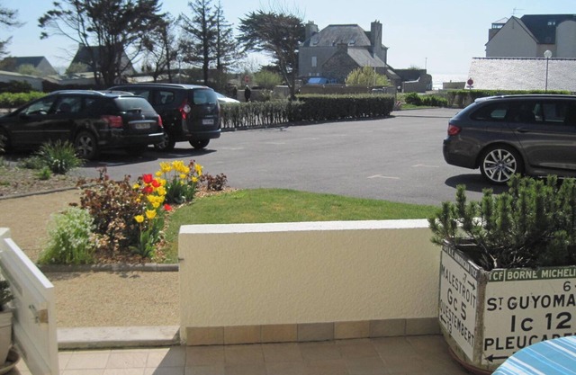 St Nic Pentrez, Crozon peninsula: Ground floor not overlooked, facing south, 50m beach