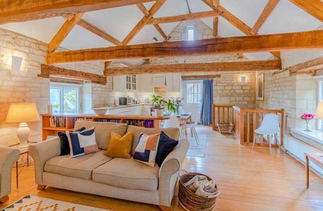 Stable Cottage at Freams Farm, Painswick - sleeps 5 guests in 3 bedrooms