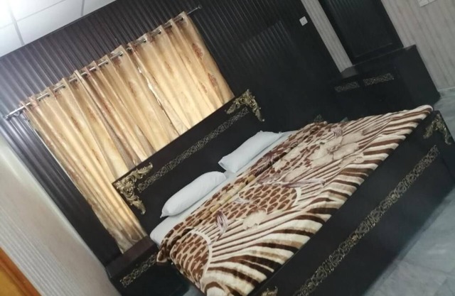 Star Hotel Lahore