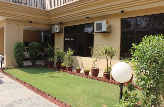 Step Inn Guest House