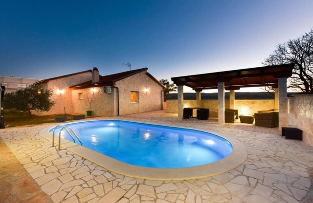 Stone House Captivating Villa in Pridraga, Zadar