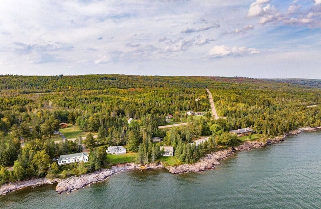 Stony Point Beach House on Lake Superior, near Duluth