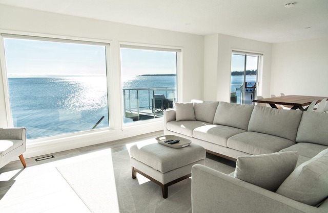 Stories Beach Surf House