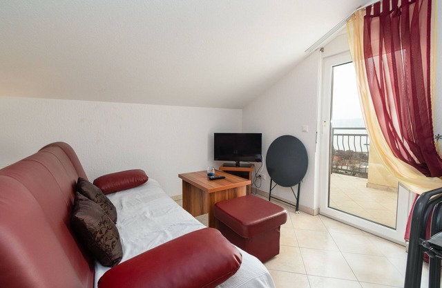 Studio flat with balcony and sea view Klenovica, Novi Vinodolski (AS-20556-a)