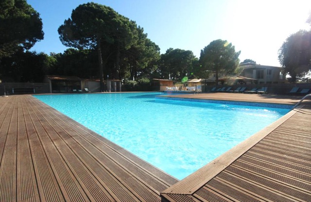 Studio grande piscine dans résidence hôtelière, proche plage