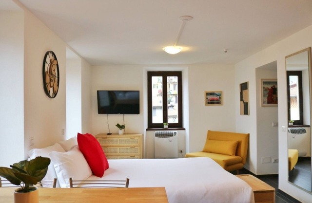 Studio Red apartment