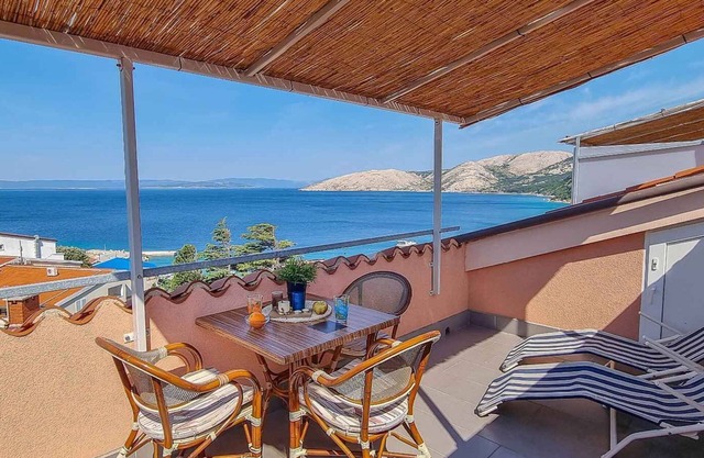 Studio with terrace and sea view