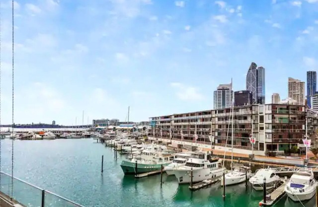 Stunning 2BR + Viaduct Views+Parking Zodiak Stays