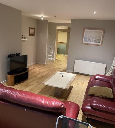 Stunning 4-Bed Apartment in Glasgow west end
