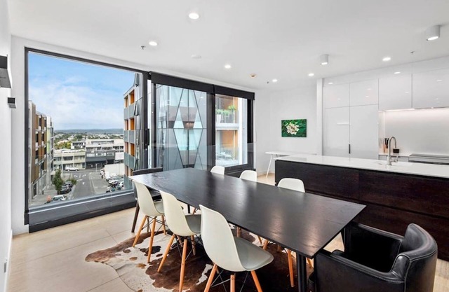 Stunning Architectural 4 bedroom apartment