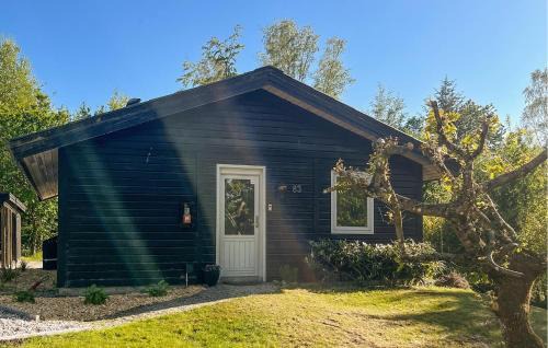 Stunning Home In Fårvang With Wifi