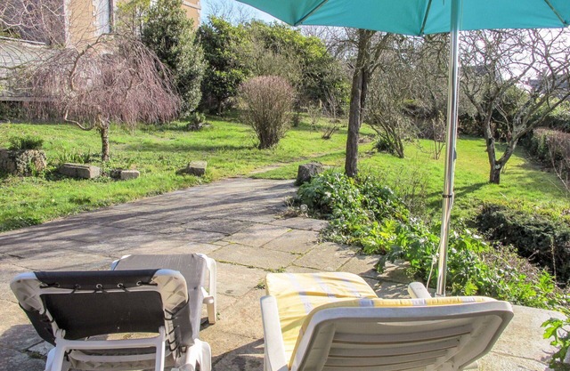Stunning private villa for 6 guests with TV, terrace and pets allowed