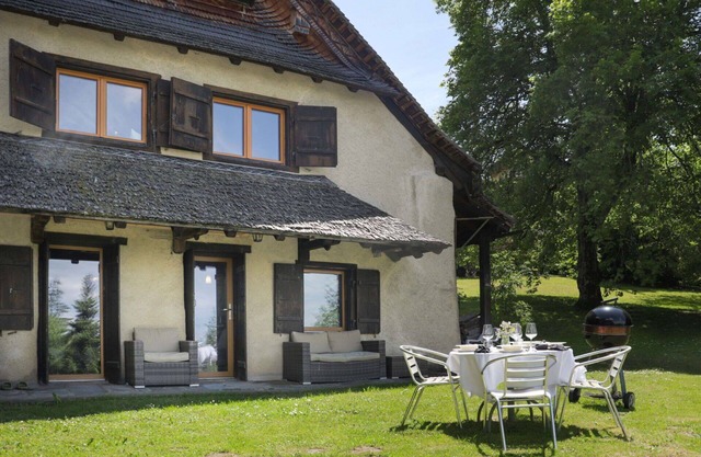 Stunning private villa for 5 guests with WIFI, TV, terrace, pets allowed and panoramic view