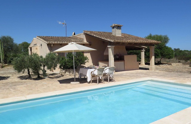 Stunning private villa for 4 guests with private pool, WIFI, A/C, TV and terrace