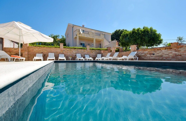 Stunning private villa for 10 guests with A/C, private pool, WIFI, TV and terrace