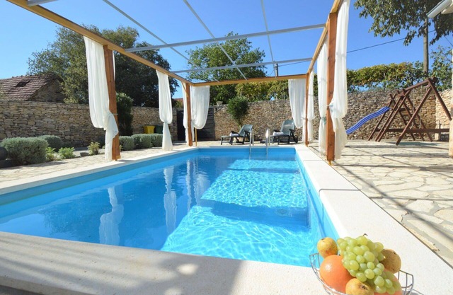Stunning private villa for 8 guests with A/C, WIFI, private pool, TV, terrace and panoramic view