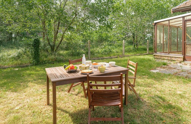 Stunning private villa for 3 guests with WIFI, TV, terrace and pets allowed