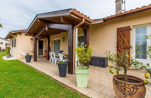 Stunning private villa for 6 people with WIFI, A/C, private pool, TV, terrace and parking
