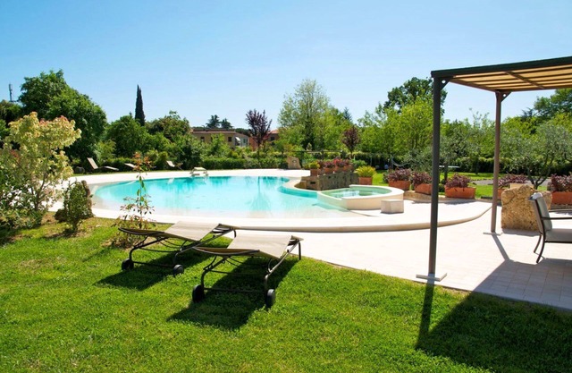 Stunning private villa for 4 people with pool, A/C, WIFI, TV and terrace