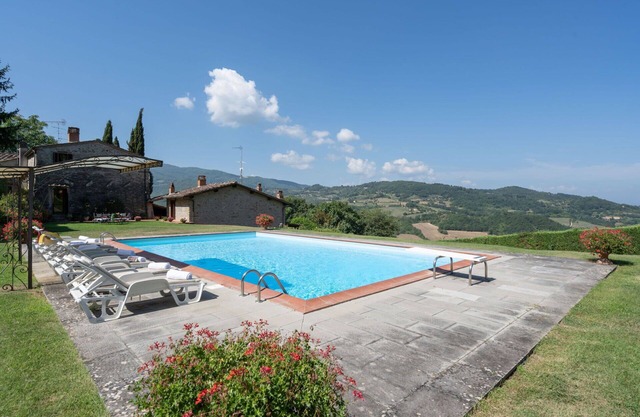 Stunning private villa with private pool, hot tub, A/C, WIFI, TV, patio and panoramic view