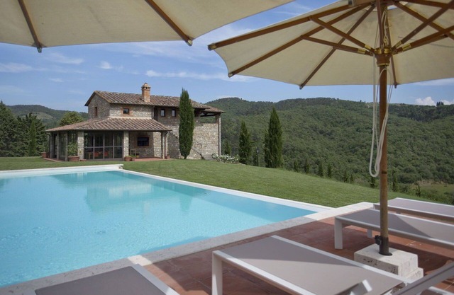 Stunning villa for 16 people with A/C, private pool, WIFI, TV, patio and panoramic view
