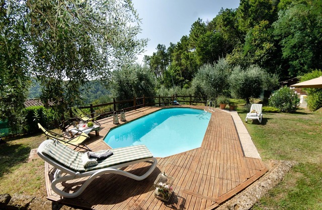 Stunning villa for 5 guests with private pool, WIFI, TV, veranda and pets allowed