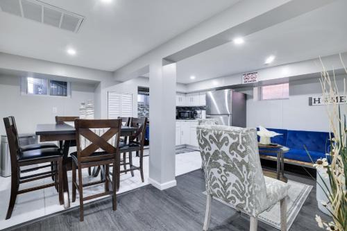 Stylish 4 Bed 2 Bath Haven Near EWR & NYC