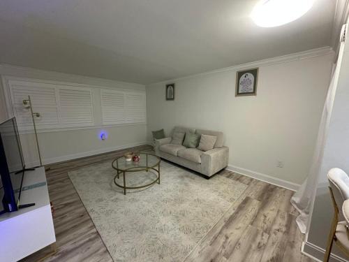 Stylish Knoxville Stay Minutes from Neyland Stdm