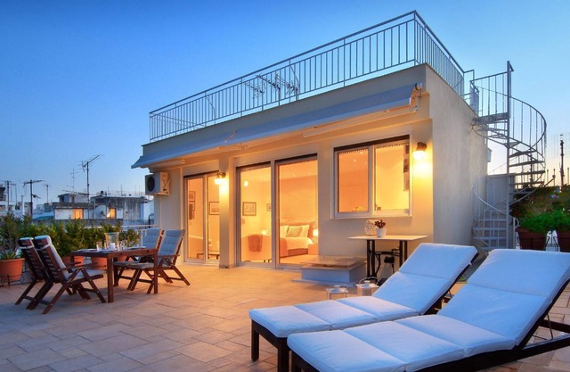 Stylish studio loft with Superb balcony